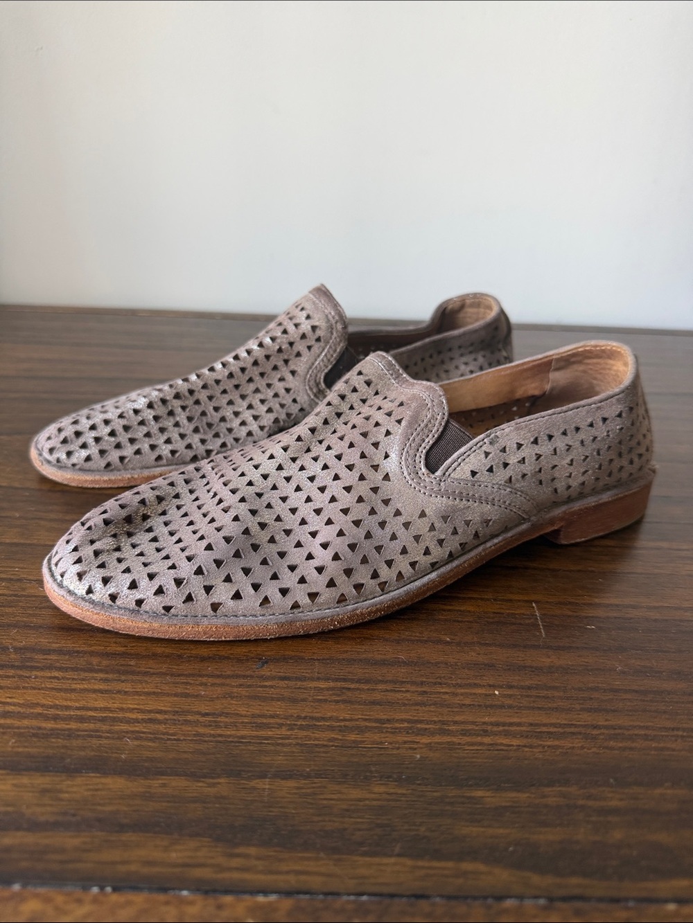 Trask Womens 7.5 gray brown metallic perforated leather wood sole slip on loafer